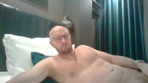 genuinecouple69 online show from 3, 3, 2026