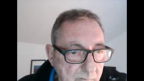 Snapshot of georg1412 chatting on 28, 10, 2025 georg1412 online show from 28, 10, 2025