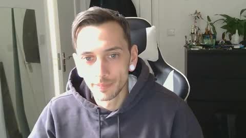 Snapshot of georgek0011 chatting on 27, 2, 2026 georgek0011 online show from 27, 2, 2026