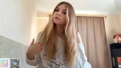 Snapshot of georgietiogangco chatting on 6, 10, 2025 Chloe online show from 6, 10, 2025