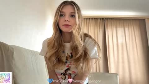Snapshot of georgietiogangco chatting on 9, 10, 2025 Chloe online show from 9, 10, 2025