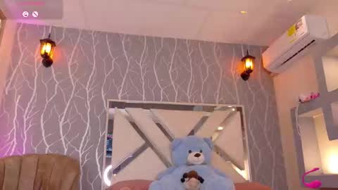    online show from 23, 10, 2025