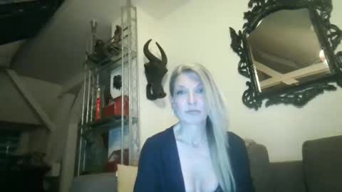 Snapshot of germansweety1 chatting on 8, 11, 2025 germansweety online show from 8, 11, 2025