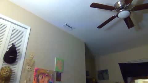 Snapshot of ghostcondor11 chatting on 14, 11, 2025 SrirachaSwitchblade online show from 14, 11, 2025