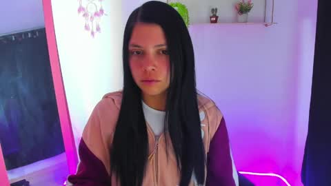 giaaaa   online show from 8, 4, 2026