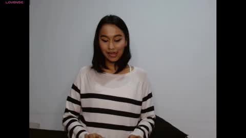 Gia Lee online show from 8, 11, 2025