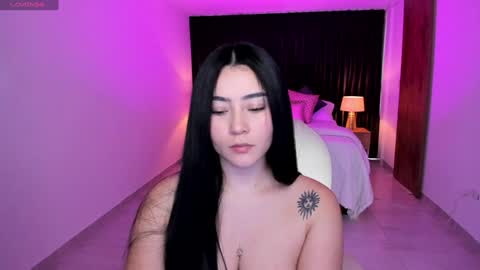Snapshot of gia_lowry chatting on 4, 1, 2025 Gia lowry online show from 4, 1, 2025