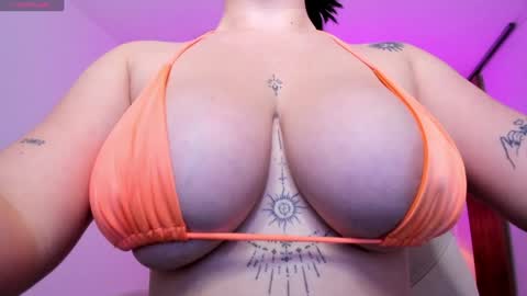 Snapshot of gia_lowry chatting on 14, 1, 2025 Gia lowry online show from 14, 1, 2025