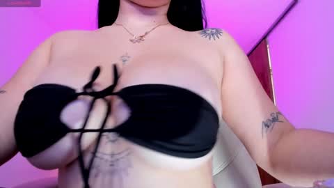 Snapshot of gia_lowry chatting on 18, 1, 2025 Gia lowry online show from 18, 1, 2025