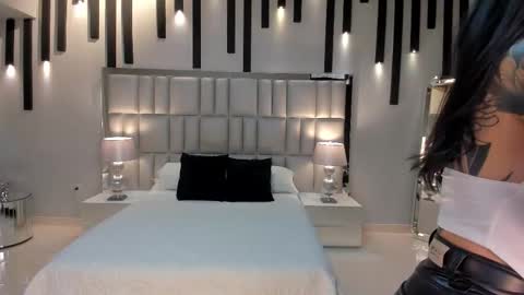 Gia Ferrera online show from 23, 11, 2025