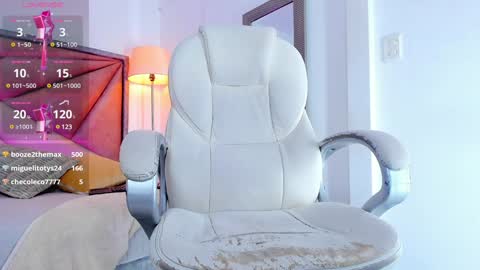 Gia  online show from 21, 12, 2024