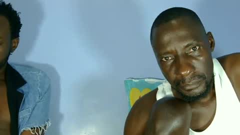 Snapshot of giant_couple chatting on 23, 6, 2026 giant_couple online show from 23, 6, 2026