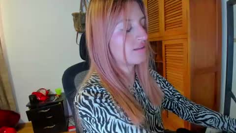 Snapshot of giaroussel chatting on 4, 8, 2026 GiaRoussel online show from 4, 8, 2026