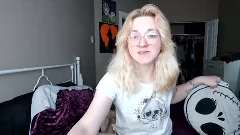 Snapshot of gigglemethis22 chatting on 12, 6, 2026 Giggles online show from 12, 6, 2026