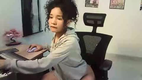 GIGI STCOTT online show from 14, 12, 2025