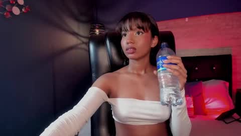 Snapshot of gigi_strawberry chatting on 30, 1, 2025 GIGI online show from 30, 1, 2025