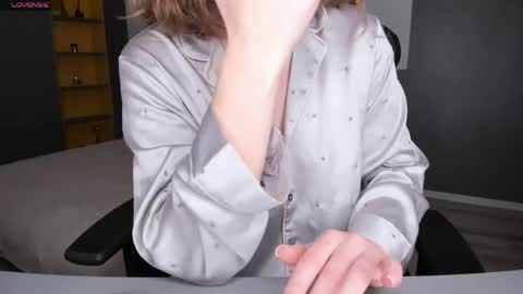 gigihadd online show from 21, 4, 2026