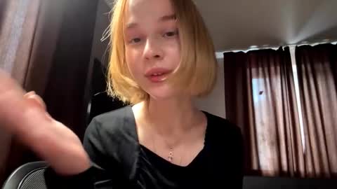 Snapshot of gigikray chatting on 5, 10, 2025 Molly online show from 5, 10, 2025