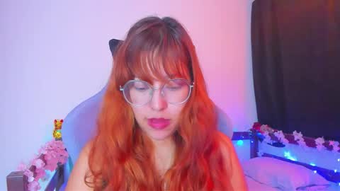 Snapshot of gigimooon chatting on 4, 11, 2025 gigimooon online show from 4, 11, 2025