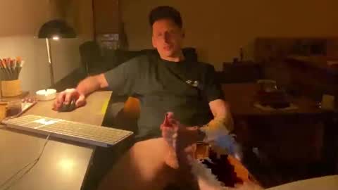 Snapshot of gilbertlachsmann chatting on 3, 2, 2025 Sebastian online show from 3, 2, 2025