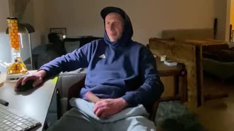 Snapshot of gilbertlachsmann chatting on 16, 2, 2025 Sebastian online show from 16, 2, 2025