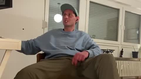 Snapshot of gilbertlachsmann chatting on 17, 10, 2025 Sebastian online show from 17, 10, 2025