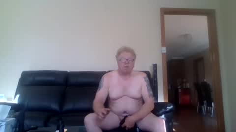 gimmmieoooo online show from 5, 3, 2026