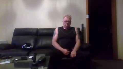 Snapshot of gimmmieoooo chatting on 19, 4, 2026 gimmmieoooo online show from 19, 4, 2026