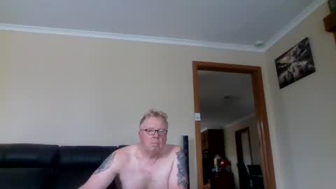 Snapshot of gimmmieoooo chatting on 26, 4, 2026 gimmmieoooo online show from 26, 4, 2026
