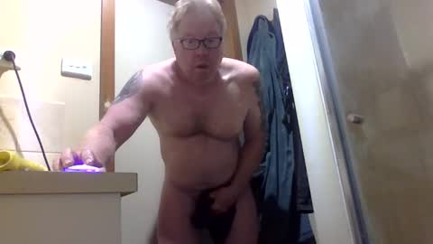 gimmmieoooo online show from 4, 6, 2026