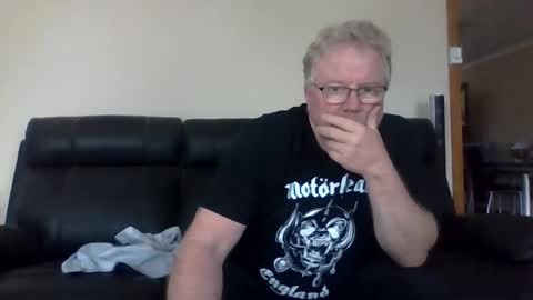 gimmmieoooo online show from 7, 6, 2026