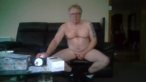 gimmmieoooo online show from 30, 6, 2026