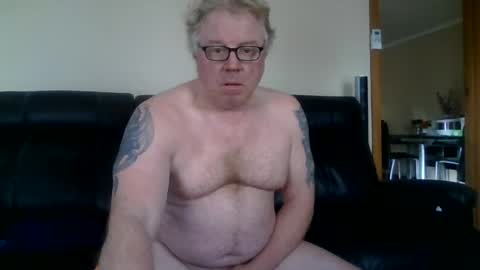 gimmmieoooo online show from 16, 7, 2026
