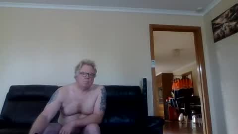 gimmmieoooo online show from 18, 7, 2026