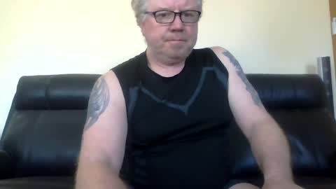 gimmmieoooo online show from 26, 7, 2026