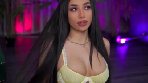 Snapshot of ginavalentinna chatting on 25, 10, 2025 Gina online show from 25, 10, 2025