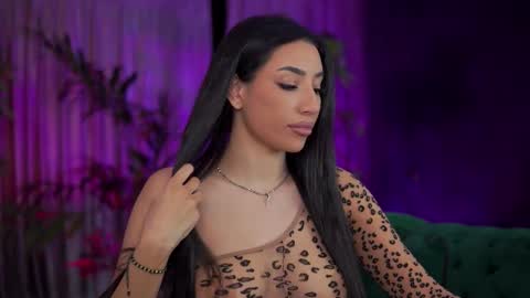 Snapshot of ginavalentinna chatting on 14, 11, 2025 Gina online show from 14, 11, 2025