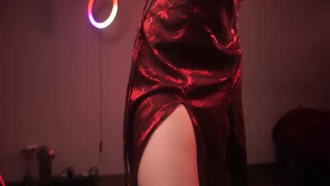        im expecting 350 thumbs up on my altar   online show from 13, 10, 2025