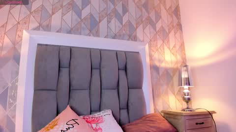 Snapshot of ginger_violetta chatting on 2, 1, 2025 Ginger online show from 2, 1, 2025