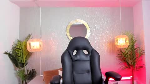 Gio Carangi online show from 7, 4, 2026