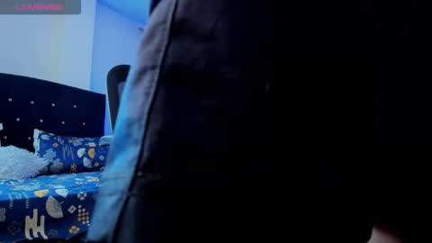 GIOMAR REYES online show from 14, 9, 2025