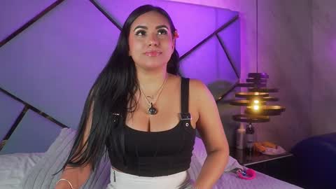 Snapshot of giorgia_13 chatting on 19, 10, 2025 giorgia online show from 19, 10, 2025