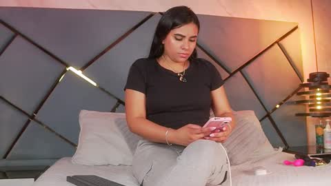 Snapshot of giorgia_13 chatting on 23, 10, 2025 giorgia online show from 23, 10, 2025