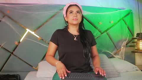 Snapshot of giorgia_13 chatting on 30, 10, 2025 giorgia online show from 30, 10, 2025