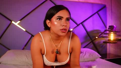 Snapshot of giorgia_13 chatting on 16, 11, 2025 giorgia online show from 16, 11, 2025