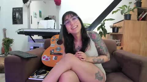 girasol1921 online show from 17, 1, 2025