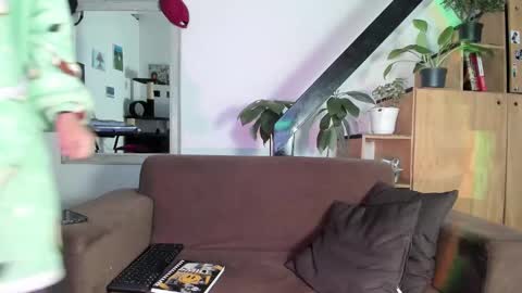 girasol1921 online show from 23, 1, 2025