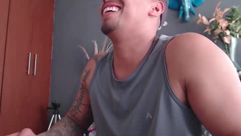 Snapshot of girge23 chatting on 12, 1, 2025 piggy boy online show from 12, 1, 2025