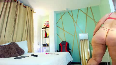 Girl Amada online show from 10, 9, 2025