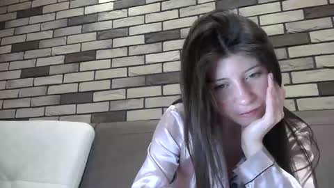 Snapshot of girl_cute007 chatting on 8, 5, 2026 girl_cute007 online show from 8, 5, 2026